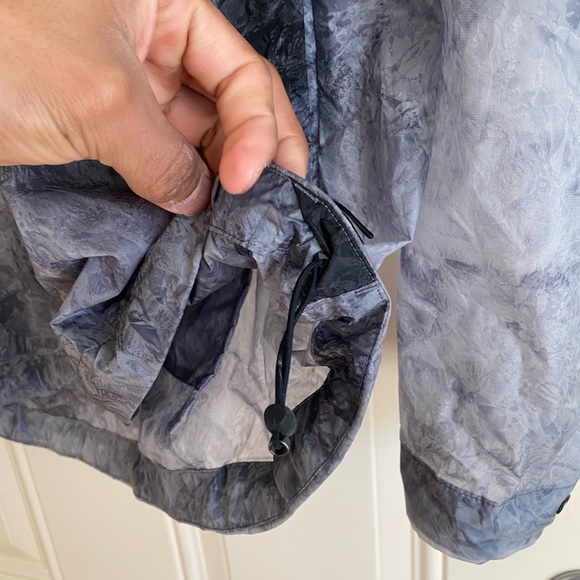 Lululemon Lab 1/2 zip windbreaker size: Large - Picture 5 of 9